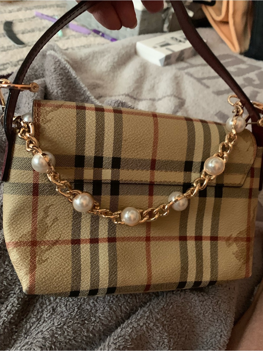 Burberry Tan Nova Check Baguette flap / faux pearl strap inc
Sm zipper pocket